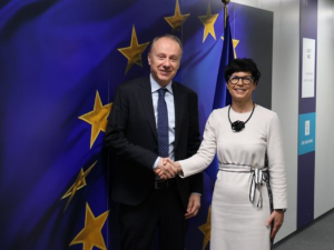 Ректор Ђокић у Бриселу са ервопском комесарком за проширење Мартом Кос