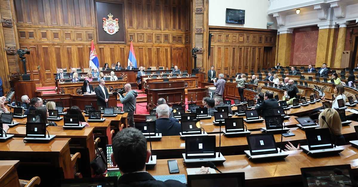 Скупштина "жустром" полемиком завршила расправу о амандманима на све законске предлоге, сутра гласање