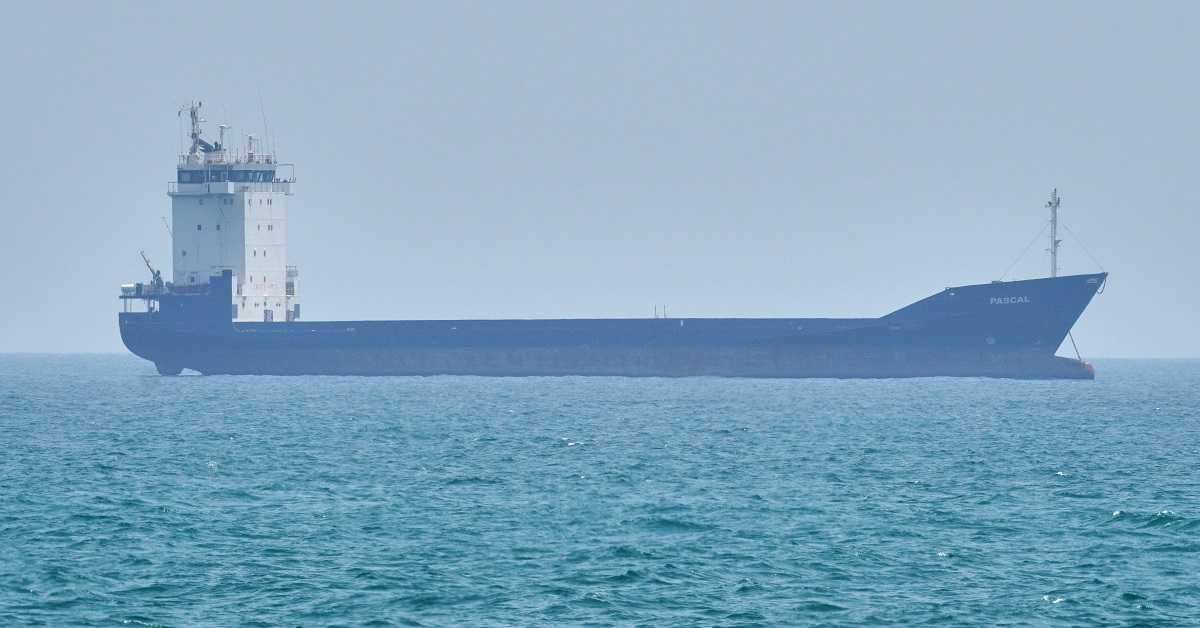 Трамп чека предлог Техерана за преговоре; грчки теретни брод нападнут у Ормуском мореузу