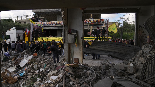 Иран обећава разорне ударце ако се борбе наставе; Трамп тврди да Техеран финансијски пропада због затварања Ормуза