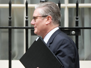 Афера Епстин "не пушта" британског премијера