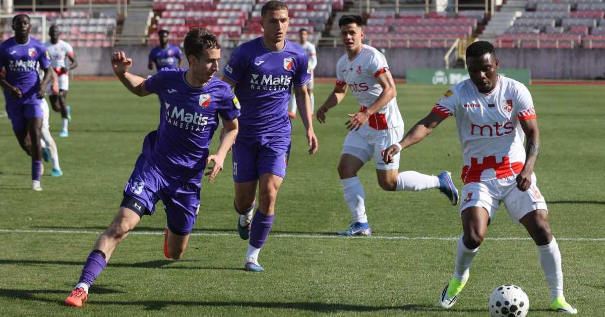 Два црвена картона, голеада и победа Радничког у Нишу