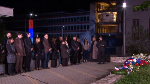 Помен код споменика 