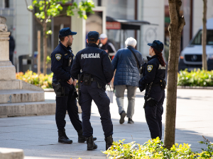 Полиција: Вандал намерно сат времена уништавао православну цркву у Загребу