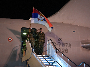 Повратак српских мировњака из Либана, припаднике Војске Србије у Нишу дочекао министар Гашић