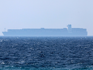 Неизвесност у Ормузу диже цену нафте; У новом нападу у Либану петоро погинулих