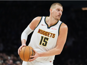 Јокић се изједначио са Вестбруком, један трипл-дабл га дели од вечности