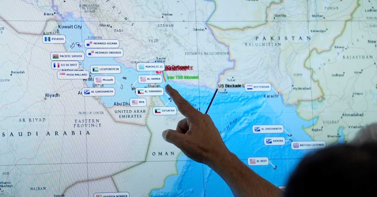 Блумберг: САД шаљу хиперсоничну ракету "тамни орао" на Блиски исток; Цена нафте типа "брент" 124 долара