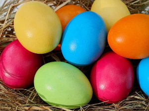 Државни званичници честитали Ускрс; Вучић: Уверен сам у право сваког народа да се слободно развија