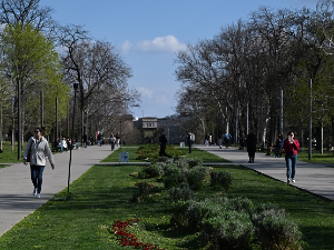 Након јутарње кише, топлије време са сунчаним интервалима