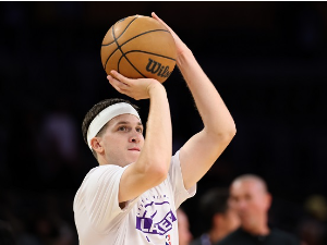 Остин Ривс ван терена до краја регуларног дела сезоне у НБА лиги