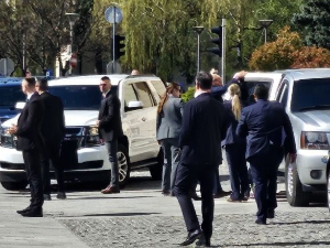 Доналд Трамп Млађи у Бањалуци, панел дискусија у Банском двору