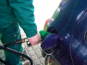 Нафтни шок тресе свет – ММФ спрема помоћ државама у проблему