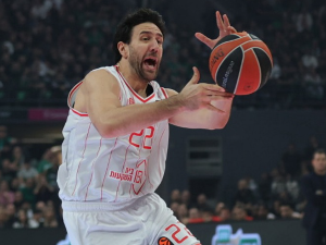 Мицић и Отуру донели победу Хапоелу над Фенербехчеом