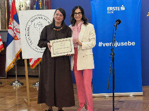 Писање као отпор тишини – Сањи Савић Милосављевић уручена награда „Момо Капор