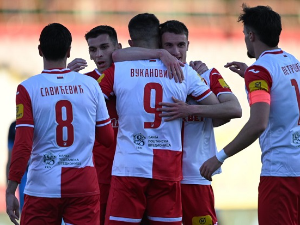 Пет голова на 