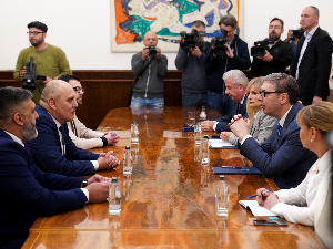 Председник Вучић наставља консултације – на Андрићевом венцу представници СНС-а и Удруженог синдиката Слога