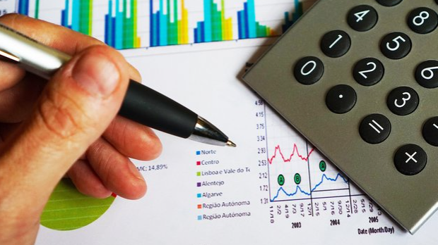 Шта стоји иза различитих кредитних  рејтинга Србије