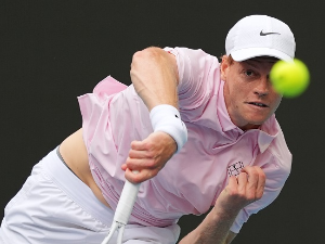 Махач прекинуо Синеров нестварни низ, Италијан упркос томе у четвртфиналу Монте Карла