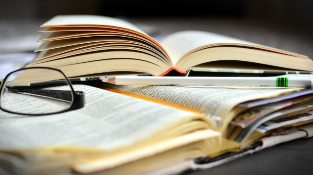 Гутенбергов одговор: "Песник егзистенције Ђура Јакшић" и "Новорођење"