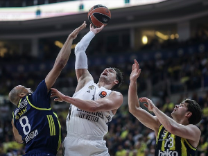 Фенер тоне у завршници сезоне, велика победа Реала у Истанбулу