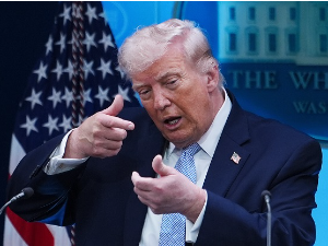 Трампова игра без граница – одбија да носи панцир и након неколико атентата