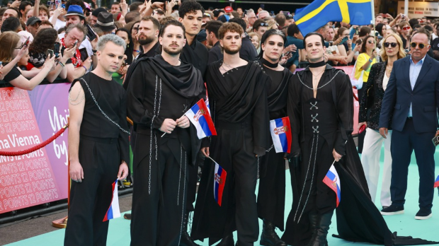 Здраво свима – Лавина! Беч спреман за Песму Евровизије, српска делегација прошетала тиркизним тепихом 