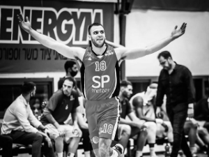 Израелски кошаркашки репрезентативац Раз Адам погинуо у саобраћајној несрећи