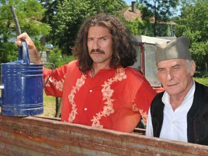 Заводљива телевизија, креатори серија: ТВ серије "Мој рођак са села"