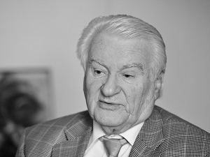 Одлазак Драгољуба Мићуновића: Доследност која превазилази дневну политику; живот посветио борби за демократију