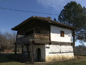 Приче од дрвета и камена ‒ старе куће, вајати и чардаци