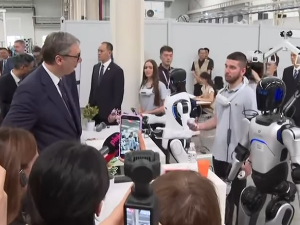 Вучић у компанији Минт у Ђасингу, састанак са инвеститорима који су заинтересовани за улагање у Србију