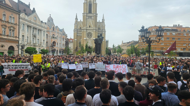 Протест подршке наставницима и захтев за решавање кризе у новосадској Јовиној гимназији