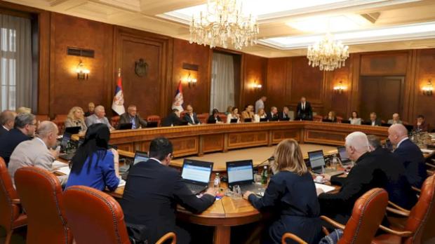Почела ванредна седница Владе Србије, премијер Мацут предложиo распуштање Скупштине