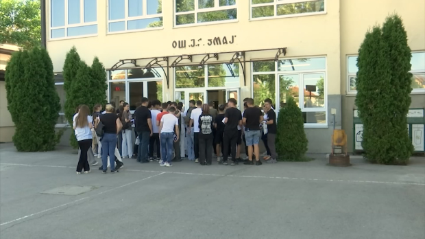 Трећег дана мале матуре осмаци полагали тестове из изабраног предмета