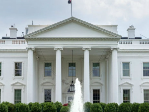 Суд наложио Трамповој администрацији да врати новинарима приступ Белој кући