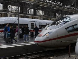 Железнички саобраћај у Немачкој постепено обновљен након квара радио система