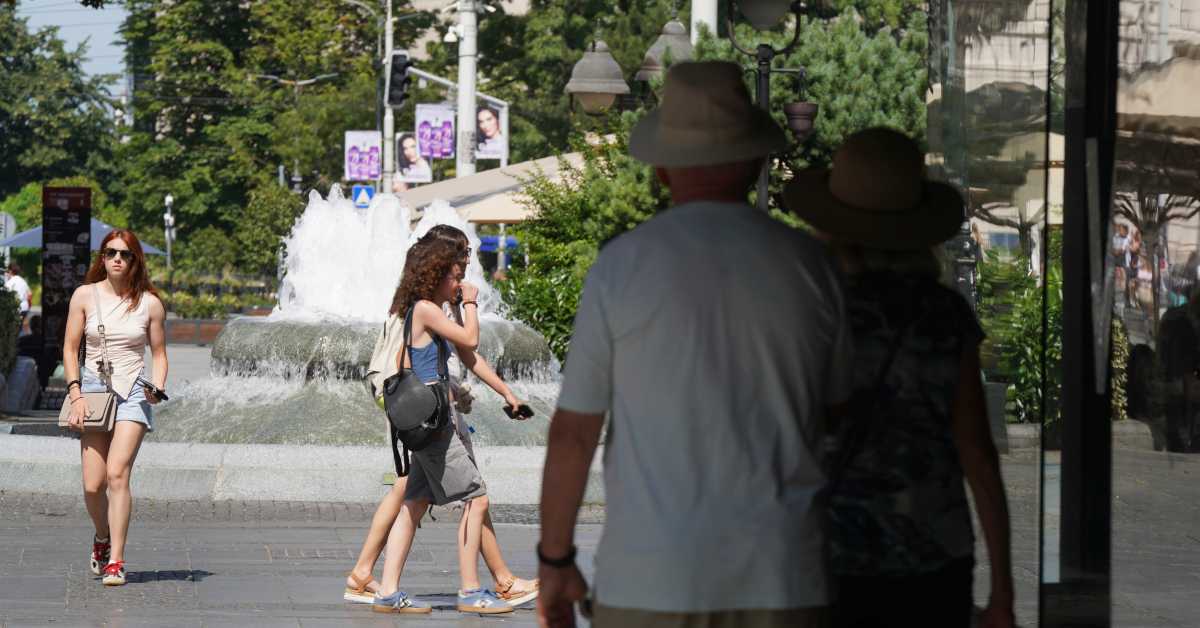 На снази црвени метеоаларм, у Београду већ у 8 часова 30 степени