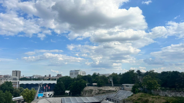 Облачно и нестабилно, излазимо из "црвене зоне" - температура до 35 степени