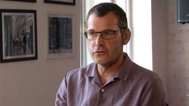 Владимир Арсенијевић тврди да га је група младих људи напала испод Бранковог моста у Београду