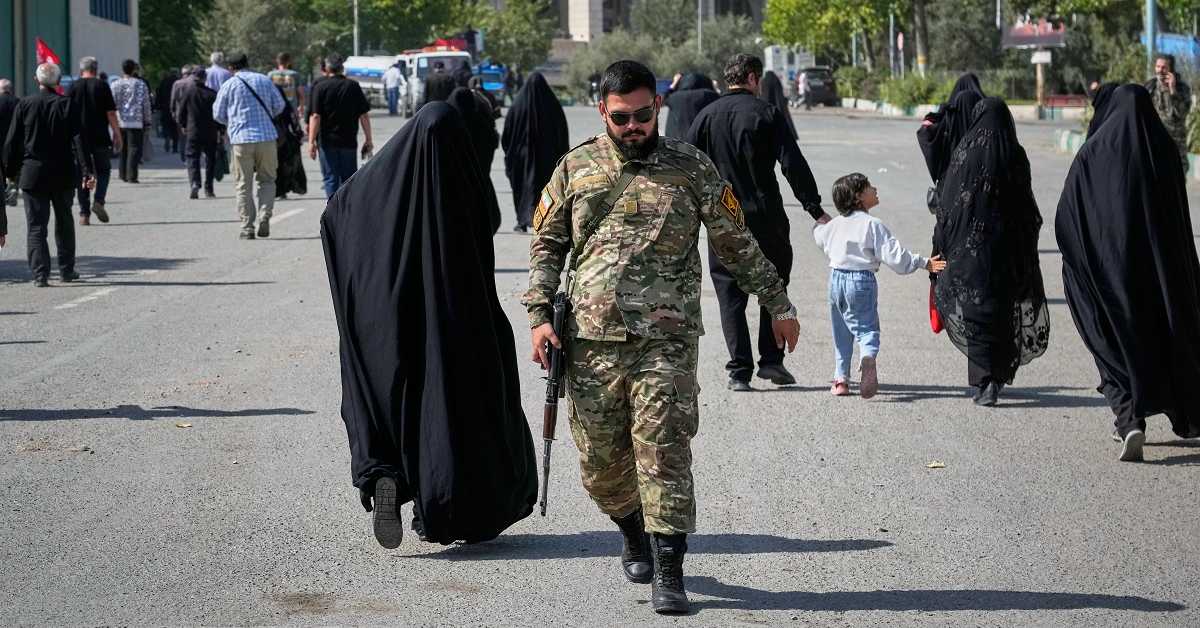 САД настављају ударе на Иран; ИРГЦ гађао америчке базе у заливу
