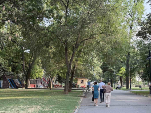 Сунчано и топло, температура до 37 степени – увече могуће локалне непогоде