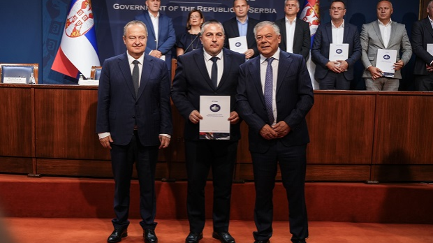Uručeni ugovori za podršku nerazvijenim opštinama vredni 87 miliona dinara
