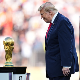 Трамп уручио пехар шампионима света - моменат који је обишао планету