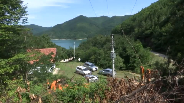 Почело рушење викендица на обали Газивода, присутне јаке полицијске снаге