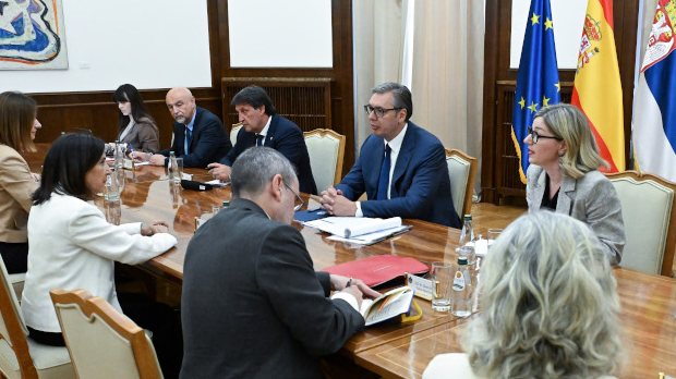 Вучић се састао са министарком одбране Шпаније Маргаритом Роблес Фернандес