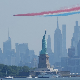 Два и по века Америке, спектакл без преседана; Трамп: Комунизам поново прети