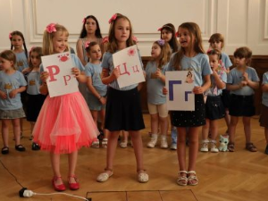 Више од 300 деце и родитеља на завршној приредби Просвјетине школе српског језика у Бечу