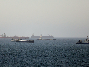 Танкер погођен пројектилом у Ормуском мореузу; САД одговориле нападима на Иран