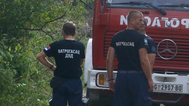 Како добровољни ватрогасци помажу у борби са ватром у Делиблатској пешчари и на Столовима